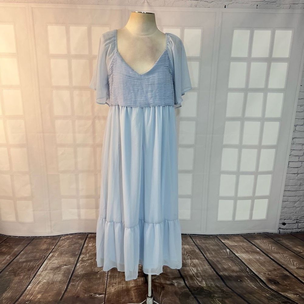 Elegant Light Blue Midi Dress